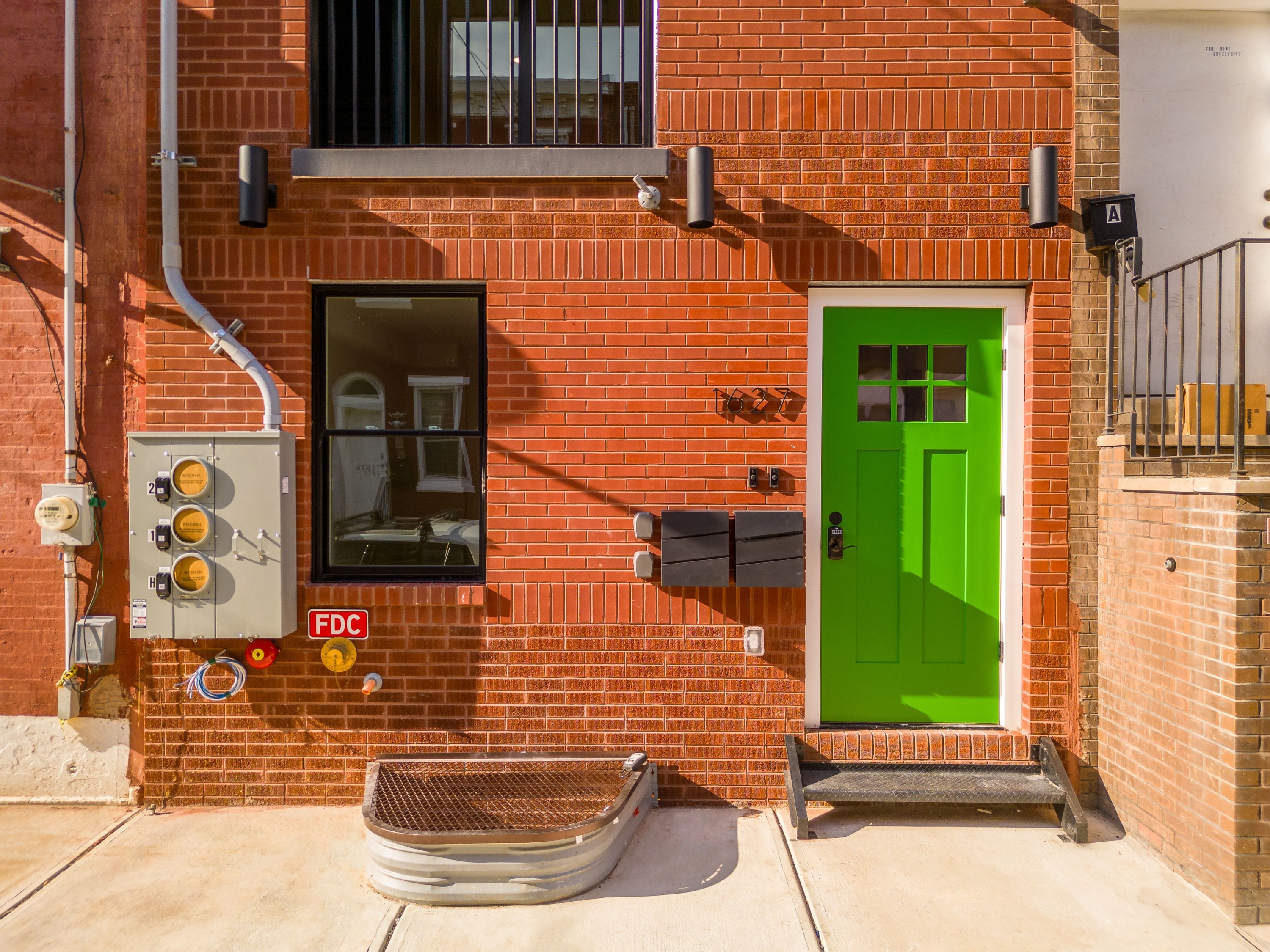 1627 Fontain Street - 1